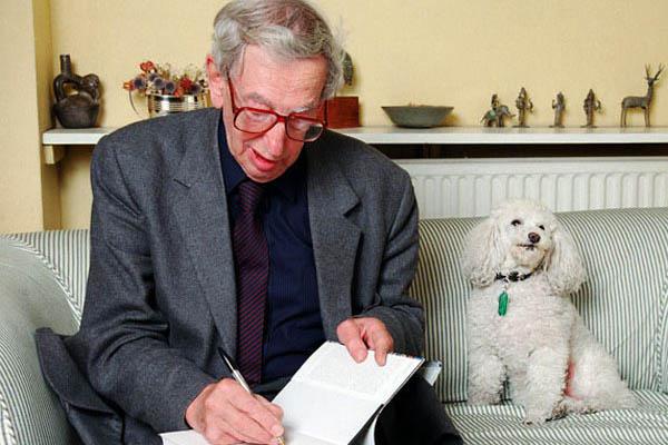 Murioacute el historiador britaacutenico Eric Hobsbawm