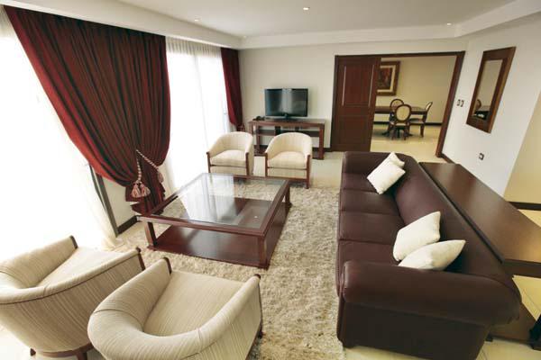 Las Termas- Quedoacute oficialmente inaugurado el imponente Hotel Amerian Carlos V