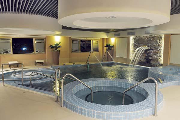 Las Termas- Quedoacute oficialmente inaugurado el imponente Hotel Amerian Carlos V