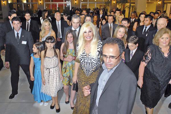 Susana alaboacute el buen gusto del Amerian Carlos V- Esto es Miami