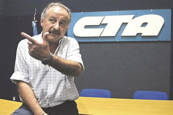 POSTURA Dijo que la Presidenta cree que la democratización interna es un tema pendiente en el sector