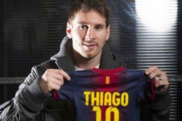 Messi y su esposa ya estaacuten en el hospital para dar a luz a Thiago