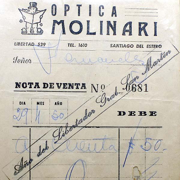 El facsímil de una factura de crédito de hace 60 años con los que trabajaba la óptica
