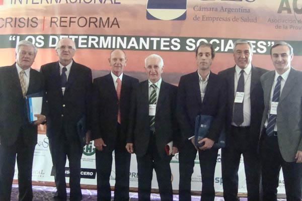 REPRESENTANTES El contador Yunes y el doctor Díaz Szelske junto a las autoridades del Congreso en la jornada de apertura
