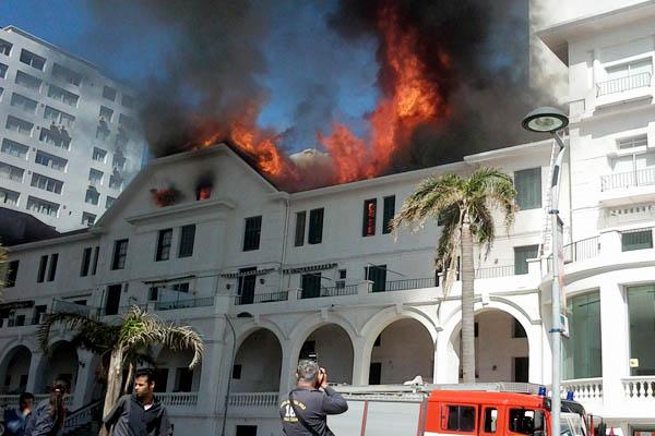 Se incendia emblemaacutetico edificio en Punta del Este