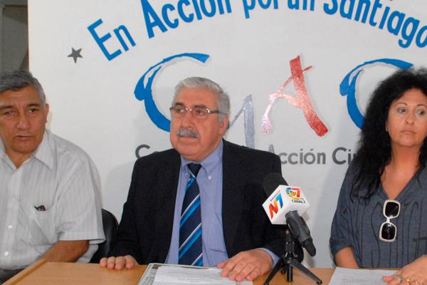 CHARLA Carlos Pérez presidente de la Ecovida Nicols Cossos Pérez y María Inés Viaña brindaron detalles de la conferencia