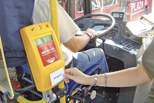 El sistema de venta de boletos en colectivos urbanos se definiraacute la semana entrante