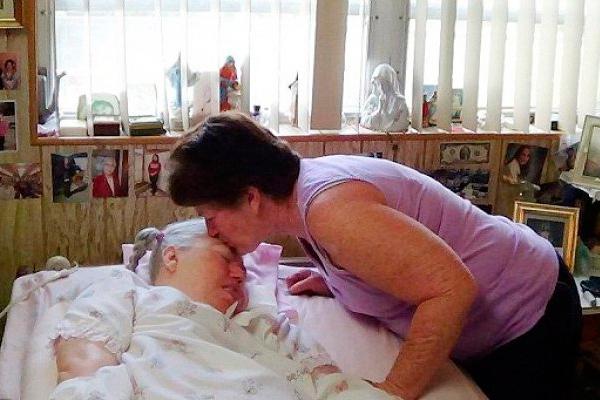 Una mujer fallecioacute tras permanecer 42 antildeos en coma