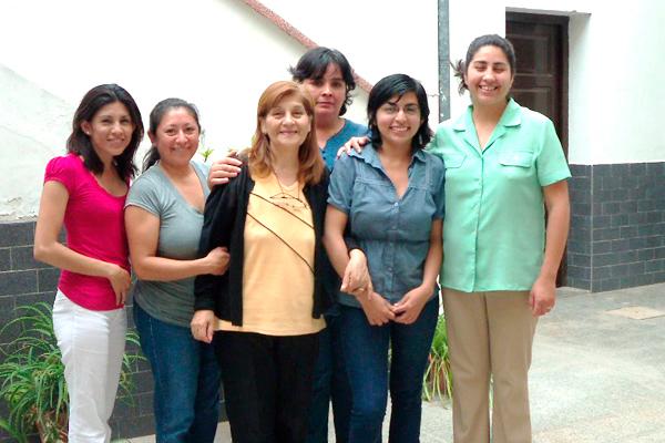 Caacuteritas Diocesana de Antildeatuya- Hace 50 antildeos que acercan ayuda y esperanza