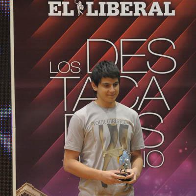 Miraacute a los ganadores con su premio en nuestro aacutelbum de fotos en FACEBOOK