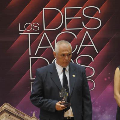 Miraacute a los ganadores con su premio en nuestro aacutelbum de fotos en FACEBOOK