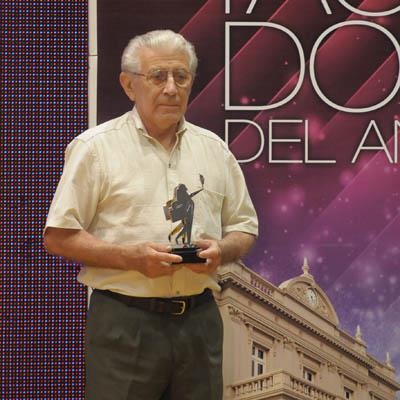 Miraacute a los ganadores con su premio en nuestro aacutelbum de fotos en FACEBOOK