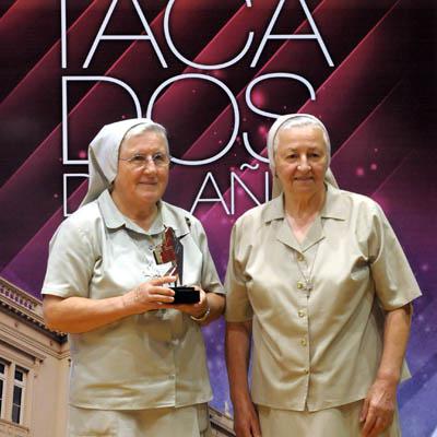 Miraacute a los ganadores con su premio en nuestro aacutelbum de fotos en FACEBOOK