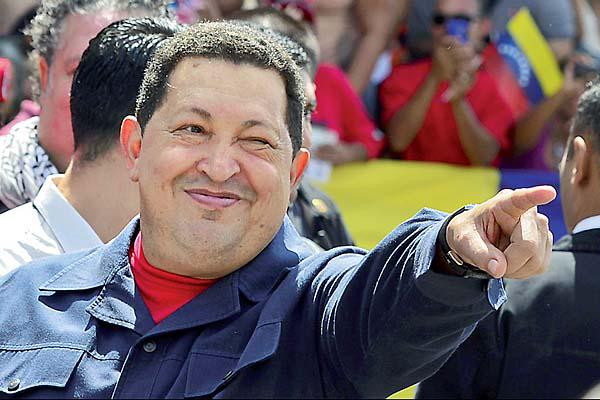 Hugo Chaacutevez admitioacute nuevo tumor y podriacutea dejar el poder