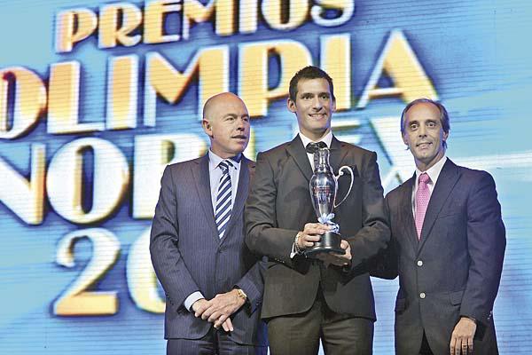 Sebastin Crismanich adems de obtener el Olimpia de Plata en Taekwondo recibió el Premio Enard