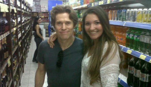 Willem Dafoe de compras en un suacuteper chino de Buenos Aires