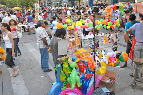 COMODIDAD Este año el tr�nsito vehicular ser� normal en la principal zona comercial de la ciudad