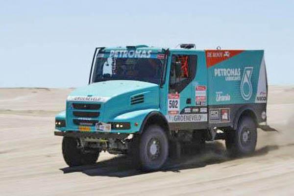 Geacuterard De Rooy mostroacute su poderiacuteo con el Iveco para terminar en la punta