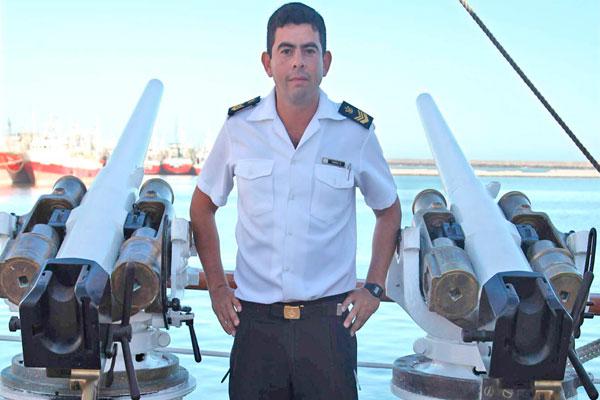 Roque Rauacutel Portal- Hijo de una comprovinciana integra la tripulacioacuten de la nave insignia