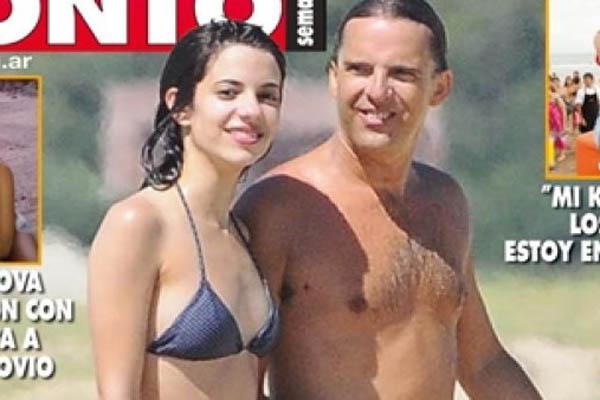 Mex tiene una novia a la que dobla en edad