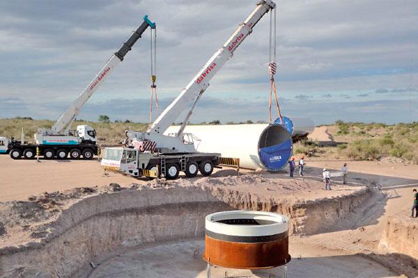 TRABAJOS Operarios realizaron el hormigonado de la base de las torres que generar�n energía eólica