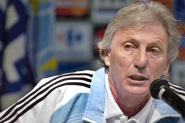 La apuesta por caacutebalas y milagros reemplazoacute al ciclo brillante de Pekerman