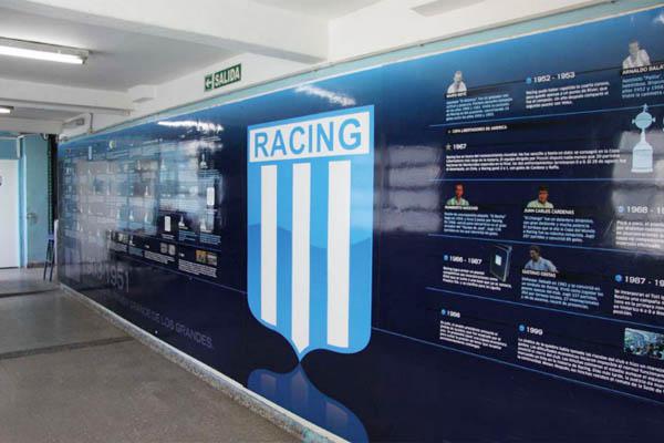 Aparecioacute muerto un periodista partidario en una pileta de Racing