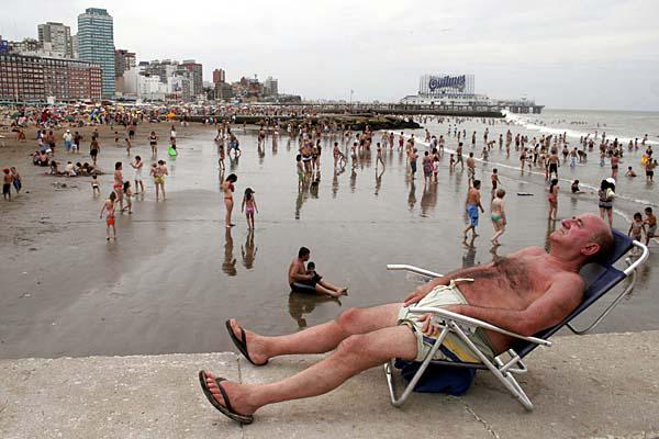 Veranear en la costa cuesta el doble que hace un antildeo