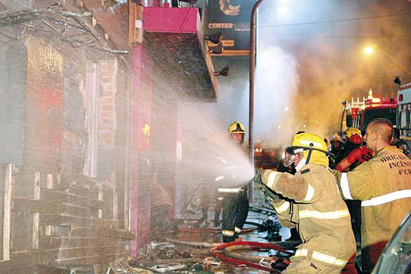 Escenas de p�nico desconcierto y mucho dolor se vivieron en el segundo peor incendio de la historia de Brasil