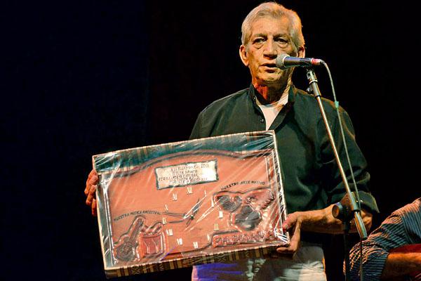 Reconocieron la trayectoria de Carlos Infante