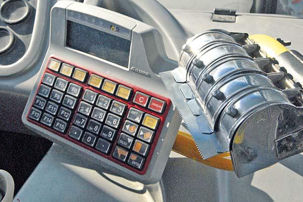 IMPLEMENTACIÓN Se colocan desde ayer a la madrugada en los transportes de la Línea 15