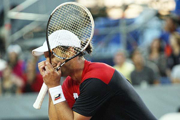 NOTABLE Cebolla Zeballos festeja su brillante victoria conseguida ayer en Chile frente a un grande del tenis- Rafael Nadal