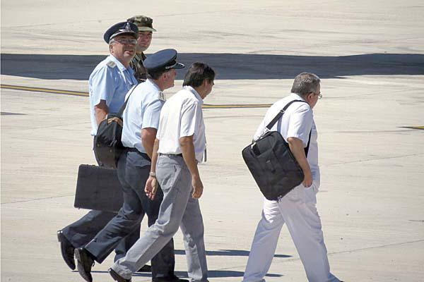 Peritos de la Fuerza Aérea Argentina arribaron a las 1530 al Aeropuerto Termas de Río Hondo