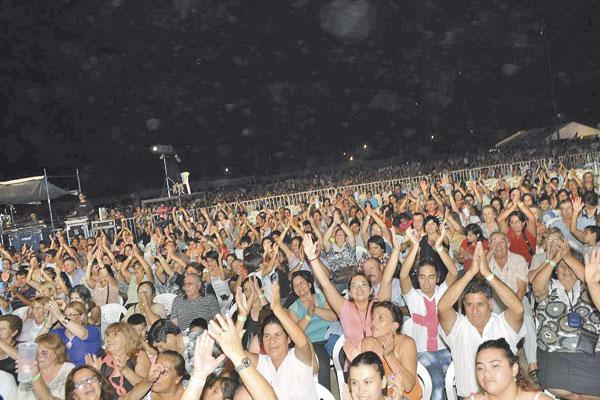 PROTAGONISTAS La gente disfrutó del espect�culo ofrecido por cada uno de los artistas durante las dos noches festivaleras