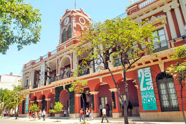 Siguen los talleres para nintildeos en  el Centro Cultural del Bicentenario