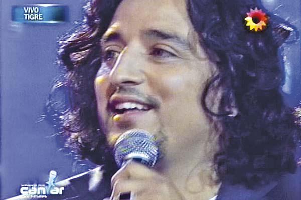 El santiaguentildeo Ramoacuten Lacube emocionoacute a todos en el Sontildeando por Cantar