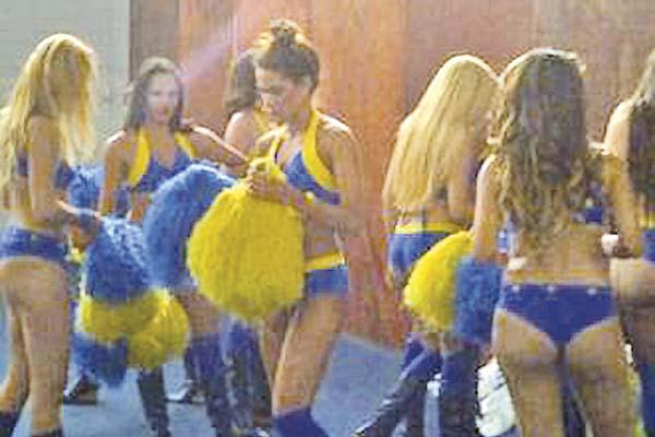 La santiaguentildea Vanesa Simoacuten es una de las porristas de Boca