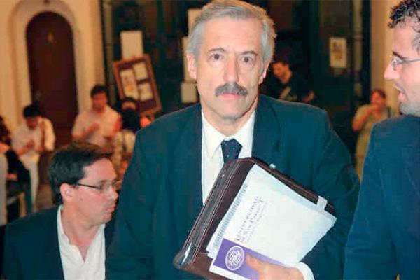 ANTECEDENTE Colombres fue indagado en Tucum�n y procesado por contaminación ambiental aunque apeló