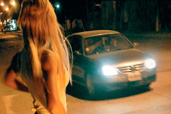 iquestQueacute buscan los hombres en las travestis