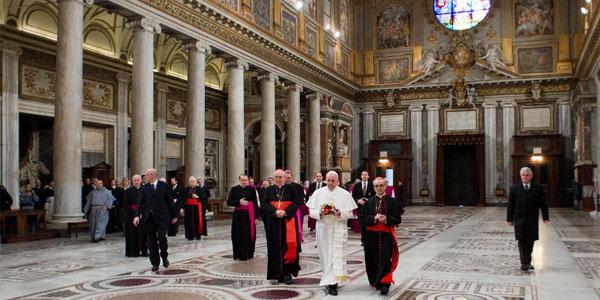 El papa Francisco fue a rezar a la Basiacutelica de Santa Mariacutea