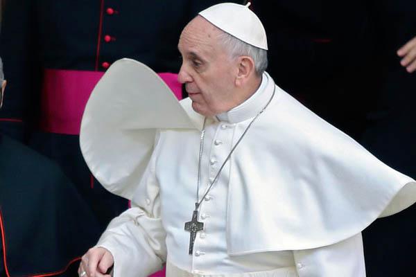 El Vaticano negoacute viacutenculos de Bergoglio con la dictadura argentina