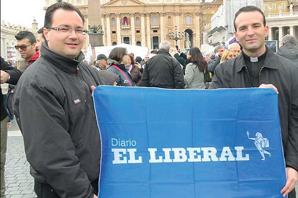 REALIDAD Bartolomé Villalonga y Juan Iniesta son dos jóvenes sacerdotes españoles que dijeron estar en dilogo con EL LIBERAL ante un Papa realista que har caminar a la Iglesia Católica