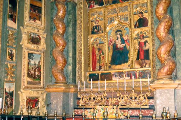 Coacutemo es la Catedral Metropolitana de Turiacuten donde estaacute la Saacutebana Santa