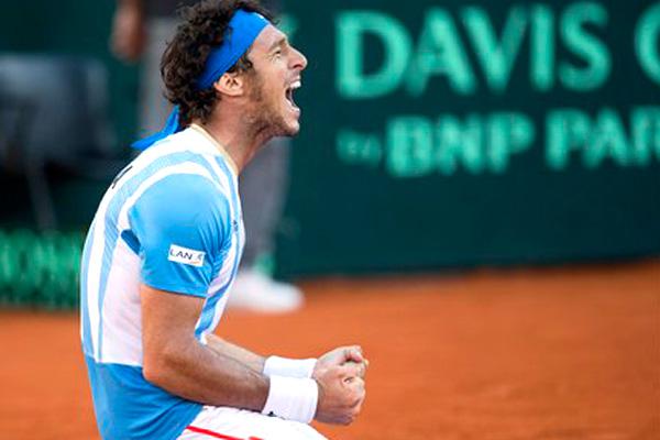 Copa Davis- Tras la caiacuteda de Berlocq Moacutenaco le ganoacute a Simon y puso la serie con Francia 1-1