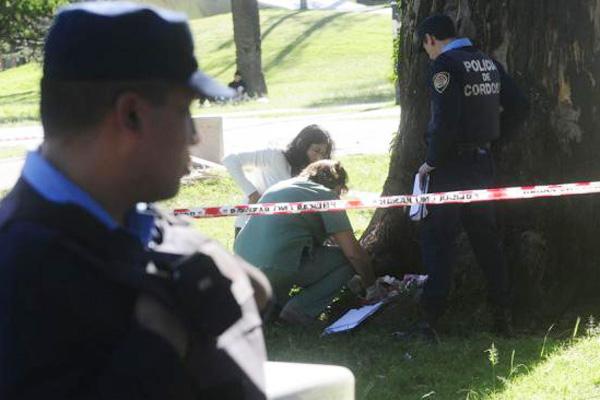 Hallan muerta a una beba recieacuten nacida en un parque de Coacuterdoba
