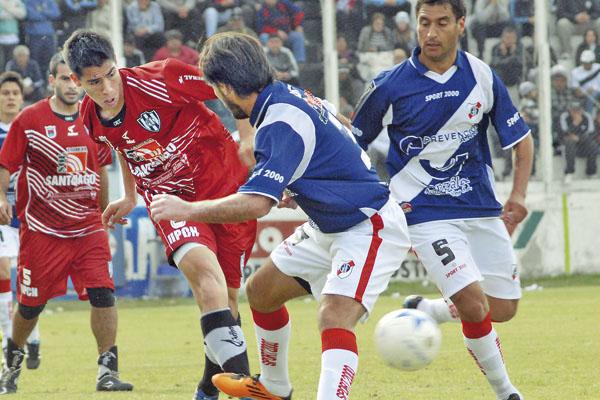 Argentino A- Central Coacuterdoba terminoacute empatando con Guaraniacute Antonio Franco