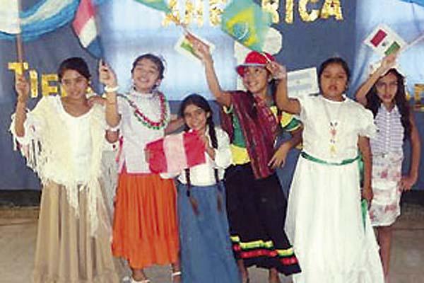 Los chicos de Nueva Esperanza celebraron el Diacutea de las Ameacutericas