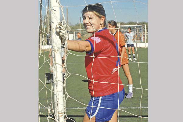 Cuando el fuacutetbol tambieacuten es cosa de mujeres
