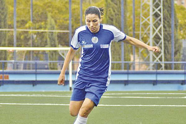 La ex jugadora de la selección argentina habló ayer con EL LIBERAL sobre todo lo que le tocó vivir cuando eligió al ftbol como modelo de vida