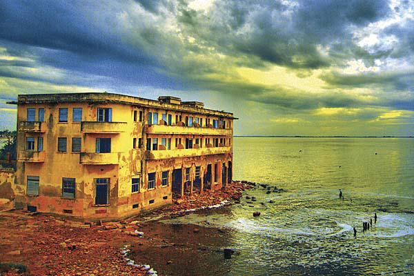 A 60 km de Santiago un viejo hotel tiene la mayor actividad paranormal de todo el mundo